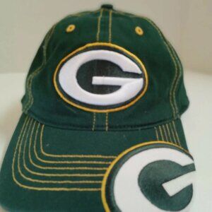 New Team NFL Green Bay Packers Ball Cap with Logo. Size Small-Medium.
